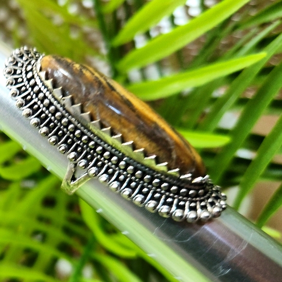 Tiger Eye with Silvertone Filigree Statement Ring - Elongated Size 8 +/- - Picture 9 of 13